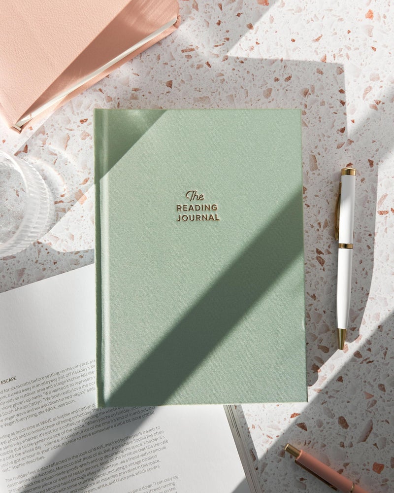 Kunitsa Co. The Reading Journal - 52 Reviews, Book Journal for Book Lovers and Readers, Review and Track Your Reading, Green - Image 2